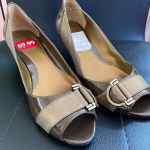Woman Circa Joan&David pump